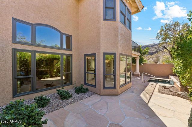 902 E MESCAL Street, Phoenix, AZ 85020