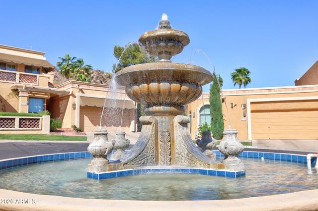 902 E MESCAL Street, Phoenix, AZ 85020