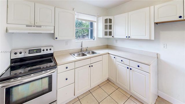 15611 SW 296th St, Homestead, FL 33033