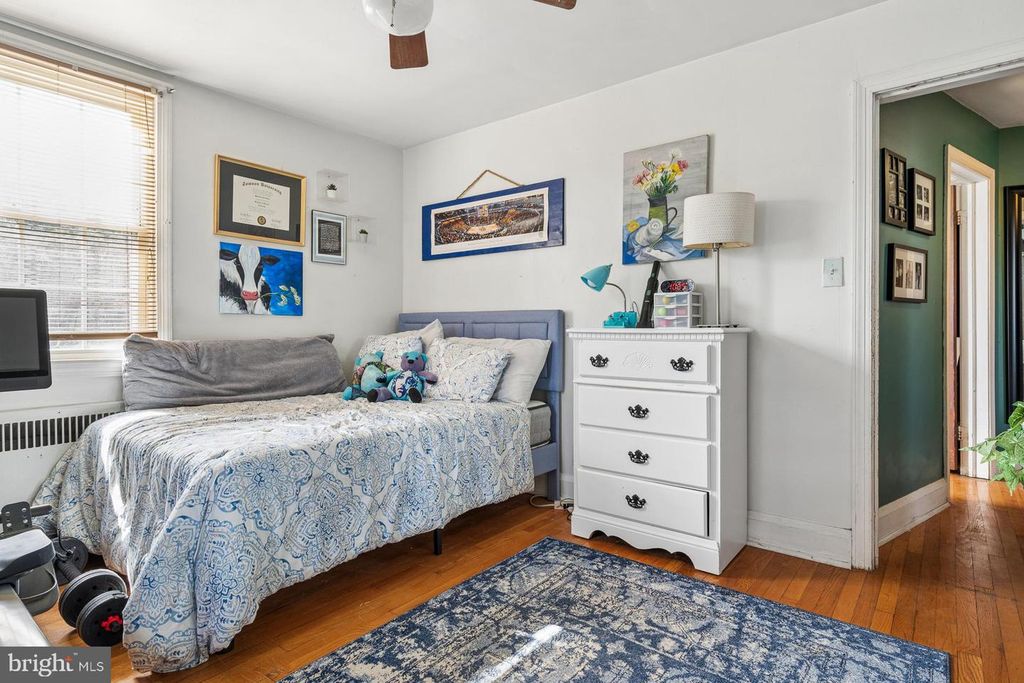 Image 12 of property listing at 4308 KENSINGTON RD, Baltimore, MD 21229