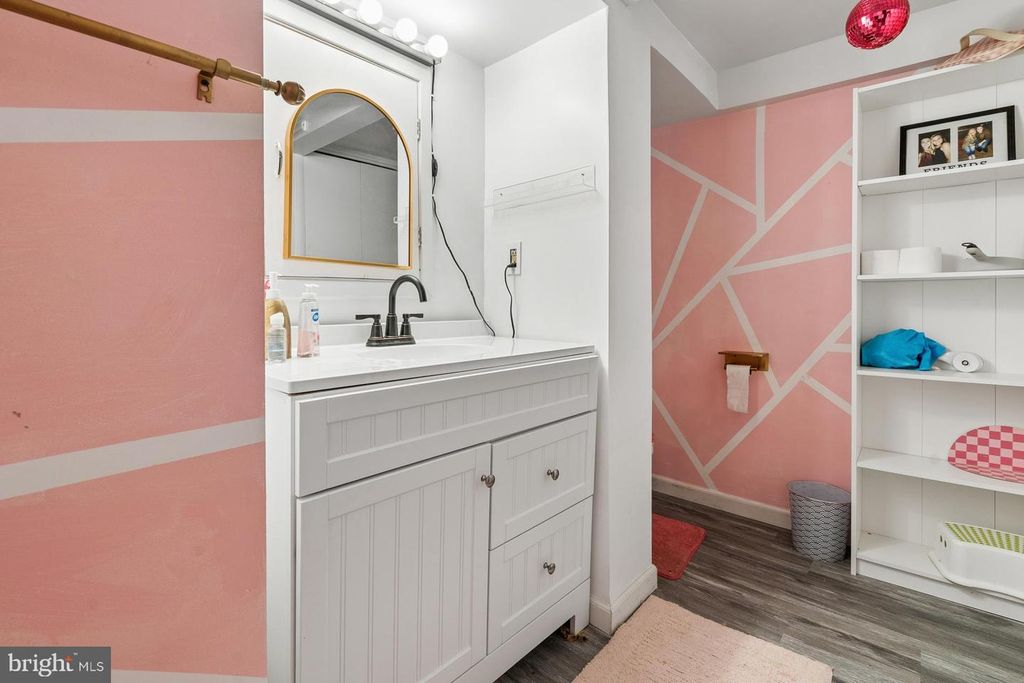 Image 21 of property listing at 4308 KENSINGTON RD, Baltimore, MD 21229