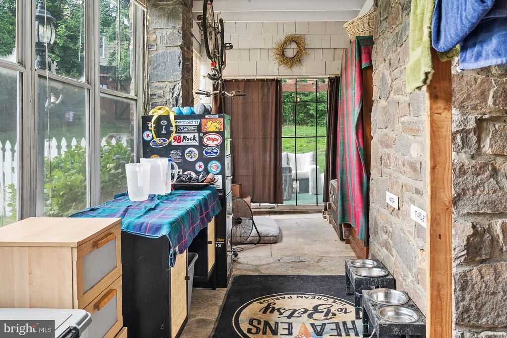 Image 22 of property listing at 4308 KENSINGTON RD, Baltimore, MD 21229