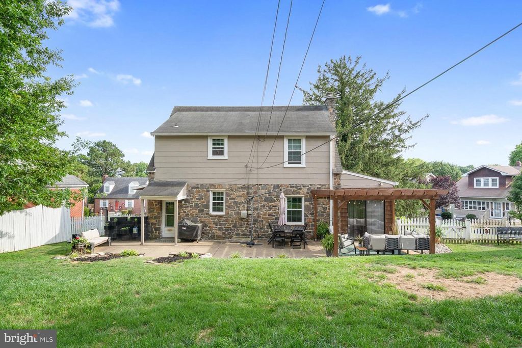 Image 25 of property listing at 4308 KENSINGTON RD, Baltimore, MD 21229