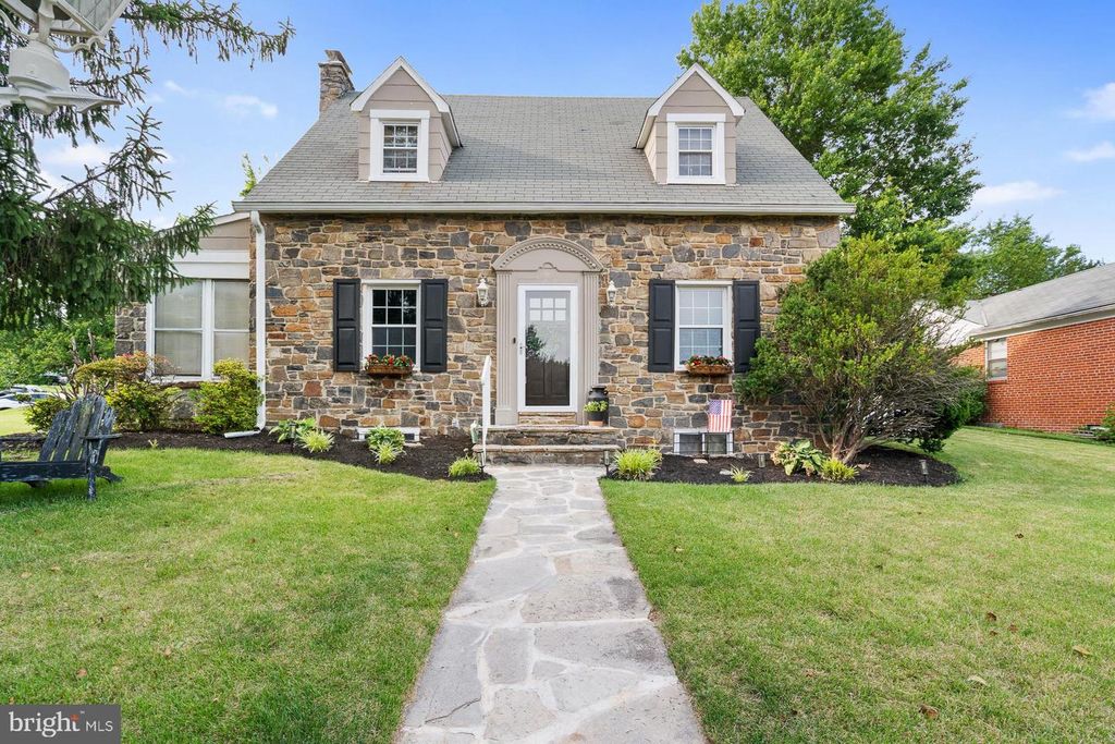 Image 28 of property listing at 4308 KENSINGTON RD, Baltimore, MD 21229