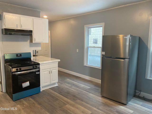 609 Bluff Avenue, Schenectady, NY 12303