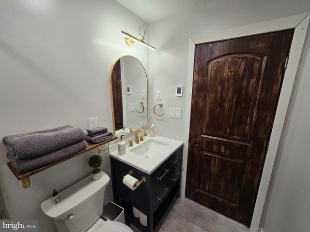1614 HIGH TOP RD, Linden, VA 22642