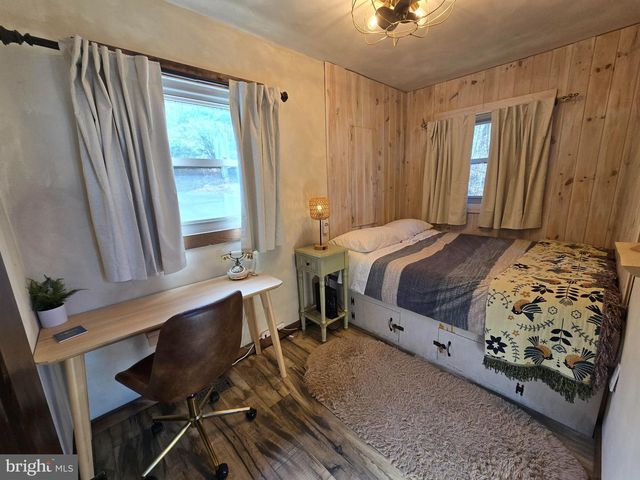 1614 HIGH TOP RD, Linden, VA 22642