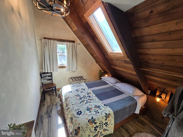 1614 HIGH TOP RD, Linden, VA 22642