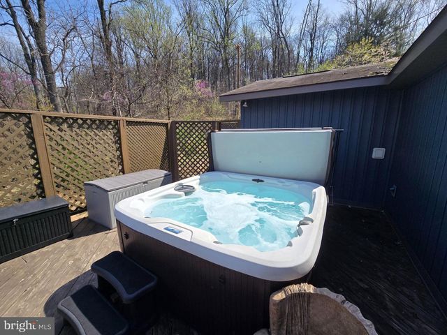 1614 HIGH TOP RD, Linden, VA 22642