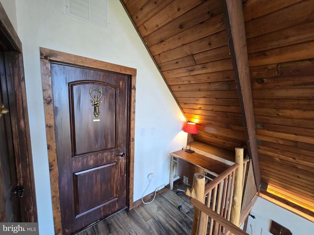 1614 HIGH TOP RD, Linden, VA 22642
