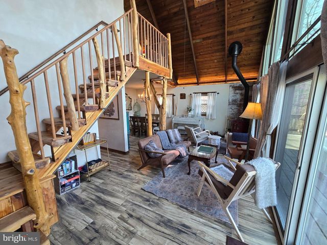1614 HIGH TOP RD, Linden, VA 22642