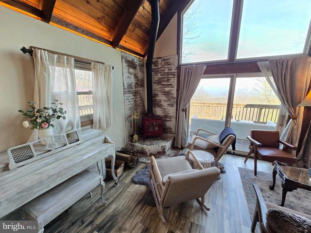 1614 HIGH TOP RD, Linden, VA 22642