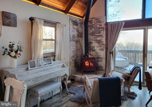 1614 HIGH TOP RD, Linden, VA 22642