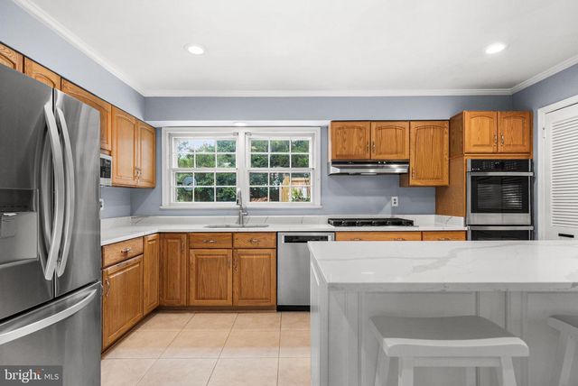 7851 MIDDAY LN, Alexandria, VA 22306
