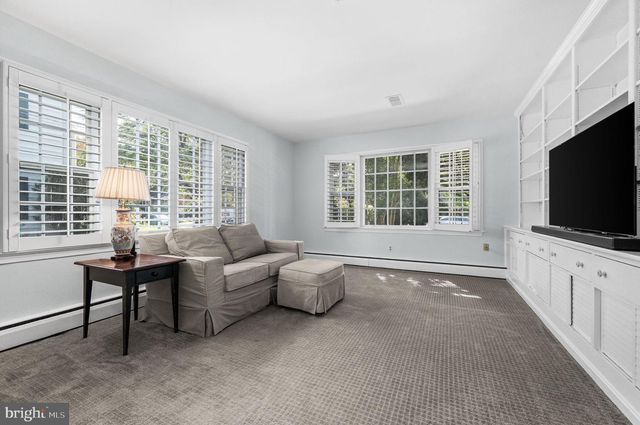 7851 MIDDAY LN, Alexandria, VA 22306