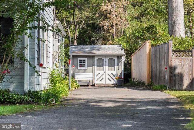 7851 MIDDAY LN, Alexandria, VA 22306