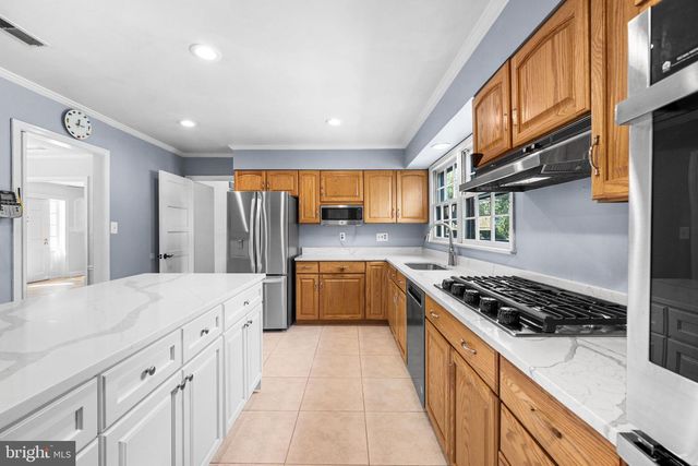 7851 MIDDAY LN, Alexandria, VA 22306