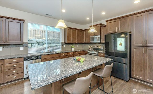 27434 210th Avenue SE, Maple Valley, WA 98038