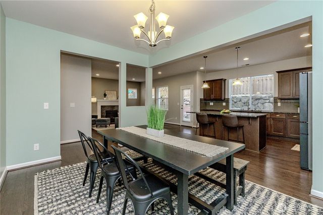 27434 210th Avenue SE, Maple Valley, WA 98038