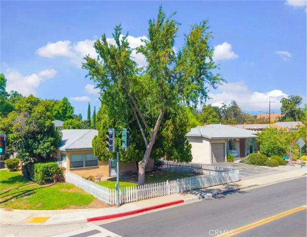 309 N Cambridge Avenue, Claremont, CA 91711