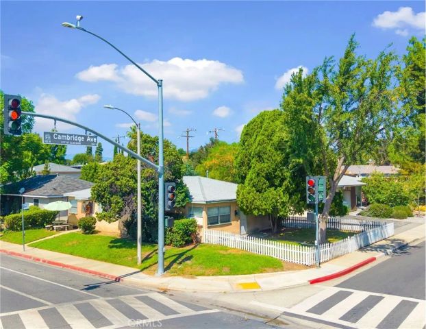 309 N Cambridge Avenue, Claremont, CA 91711