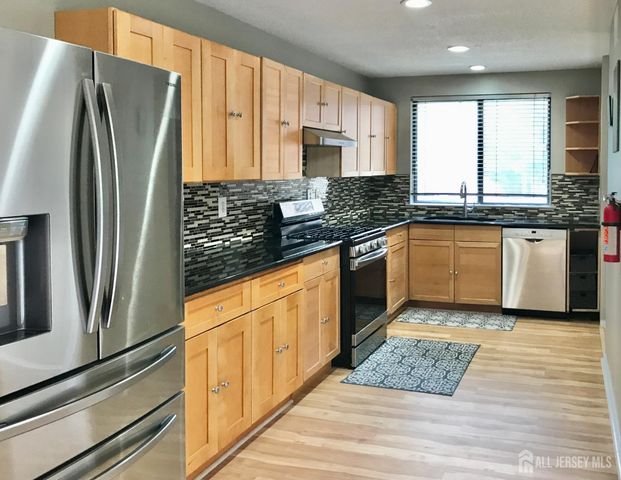 251 Sayre Drive, Plainsboro, NJ 08540