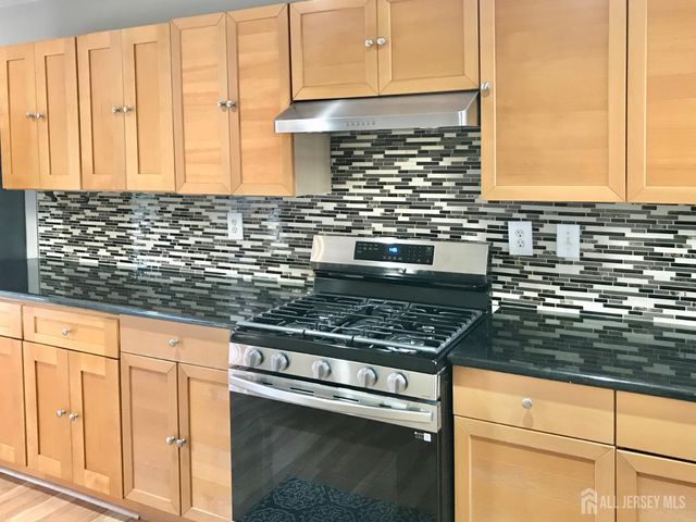 251 Sayre Drive, Plainsboro, NJ 08540