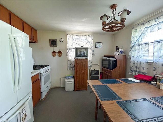 735 Maurine Drive, Columbus, OH 43228