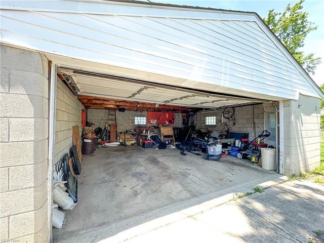 735 Maurine Drive, Columbus, OH 43228