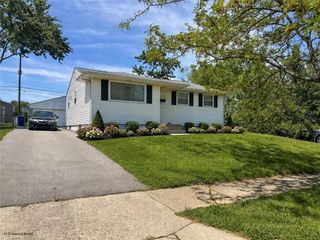 735 Maurine Drive, Columbus, OH 43228