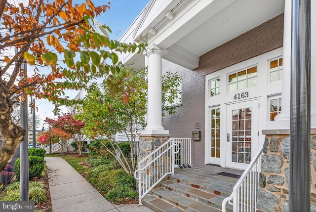 4163 S FOUR MILE RUN DR #301, Arlington, VA 22204