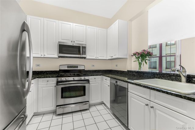1 Scarsdale Road 321, Tuckahoe, NY 10707