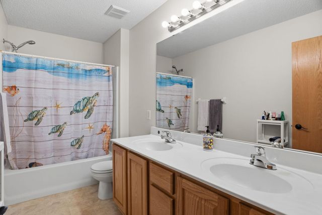 684 Oak Lane, Lino Lakes, MN 55014