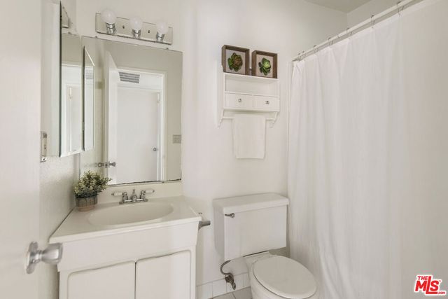 2411 Prospect Avenue 112, Hermosa Beach, CA 90254