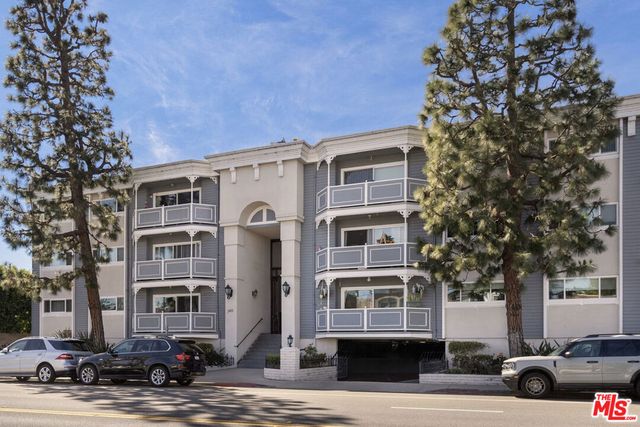 2411 Prospect Avenue 112, Hermosa Beach, CA 90254