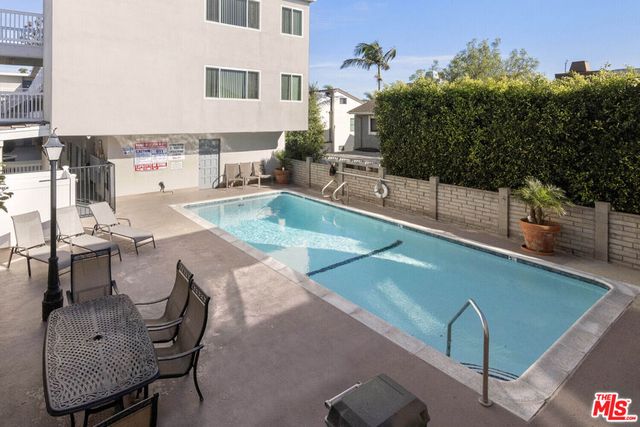 2411 Prospect Avenue 112, Hermosa Beach, CA 90254