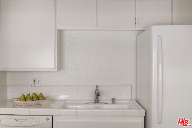2411 Prospect Avenue 112, Hermosa Beach, CA 90254