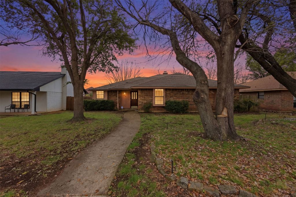 1830 Hillcroft Drive, Duncanville, TX 75137