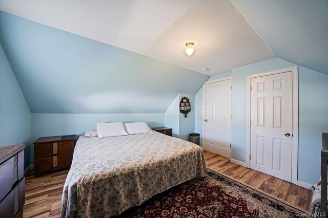 82 E Seacrest Avenue, Lindenhurst, NY 11757