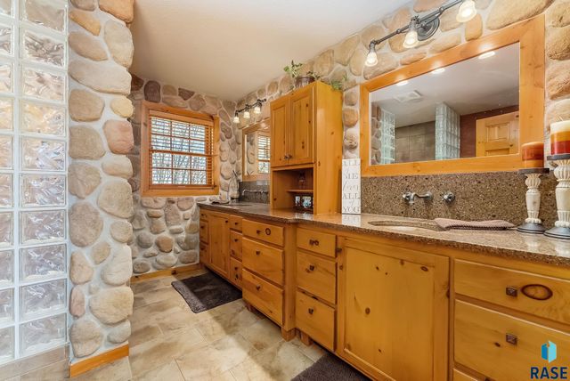 27106 Eagle Ridge Pl Place, Harrisburg, SD 57032