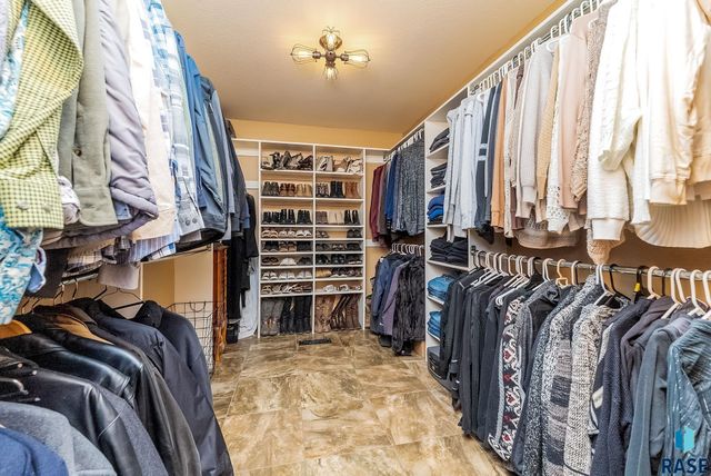 27106 Eagle Ridge Pl Place, Harrisburg, SD 57032