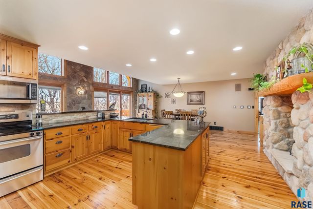 27106 Eagle Ridge Pl Place, Harrisburg, SD 57032