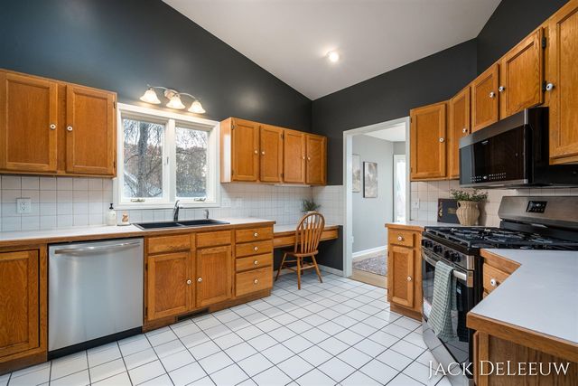 6696 Highmeadow Drive, Byron Center, MI 49315