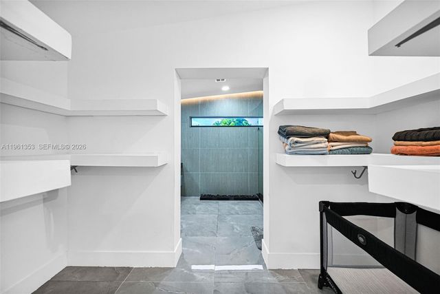 112 NW 53rd St, Miami, FL 33127