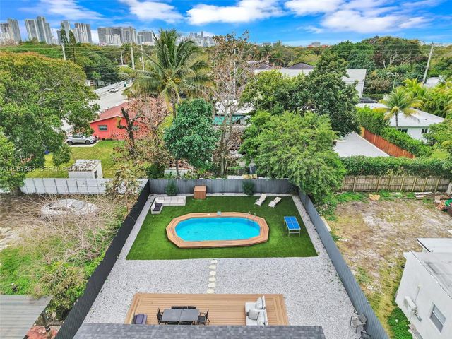 112 NW 53rd St, Miami, FL 33127