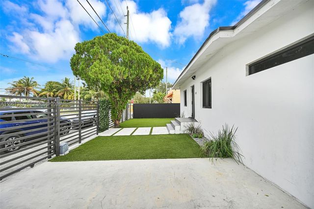 112 NW 53rd St, Miami, FL 33127