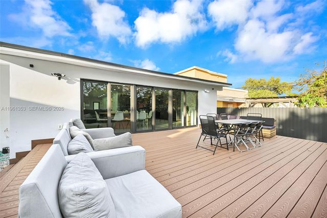 112 NW 53rd St, Miami, FL 33127