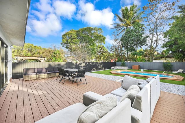 112 NW 53rd St, Miami, FL 33127