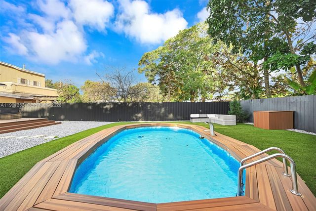 112 NW 53rd St, Miami, FL 33127