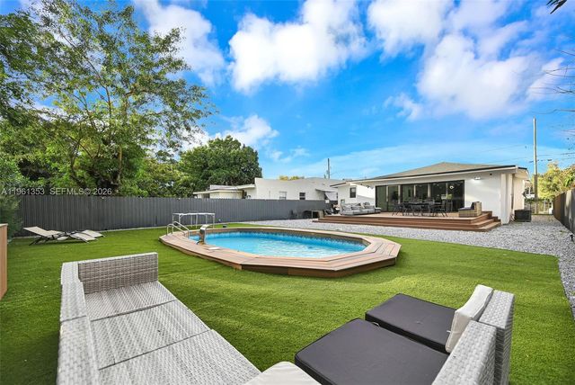 112 NW 53rd St, Miami, FL 33127